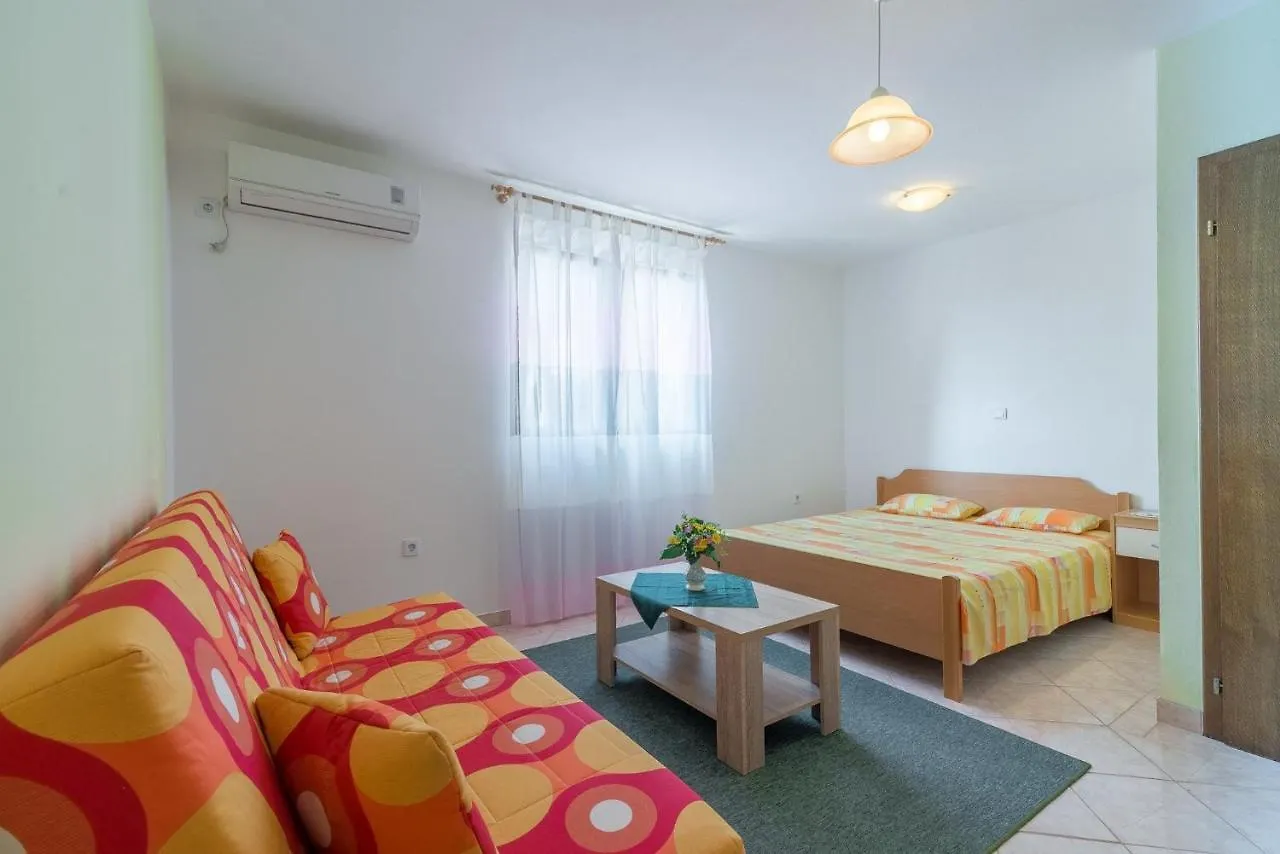 Apartments With A Parking Space Krusevo, Novigrad - 16581
